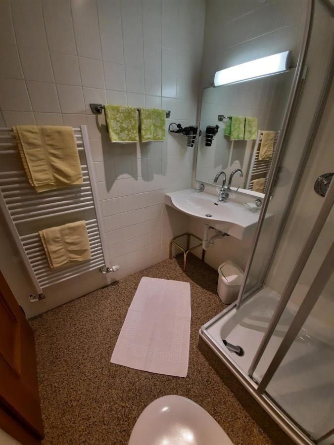 Gaestehaus Burgi Fügen Eksteriør billede